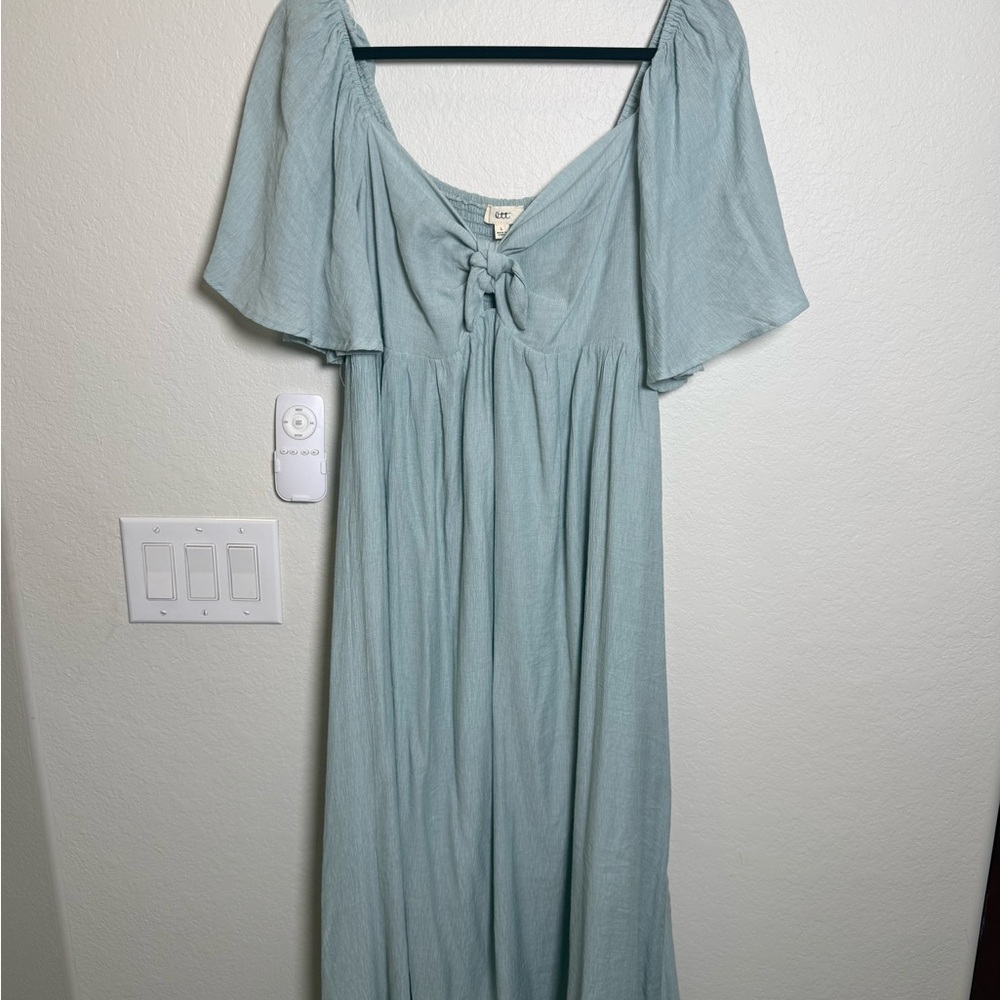 Elegant Light Blue Midi Dress